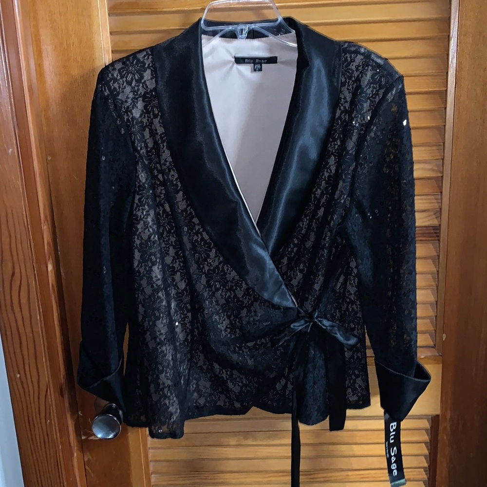 NWT Blu Sage wrap sparkling top